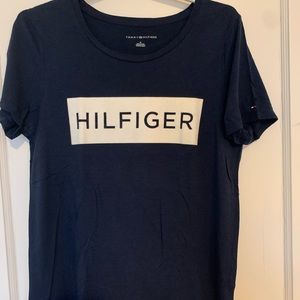 Navy Hilfiger t-shirt